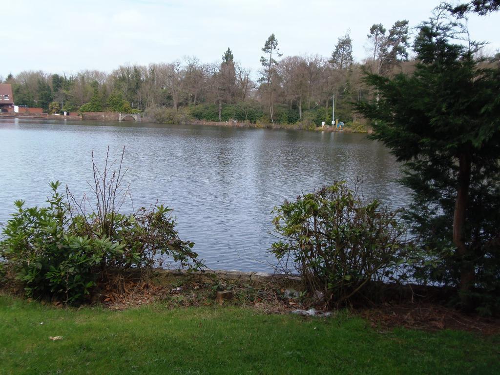 Lakeside Continental Hotel Camberley Eksteriør billede